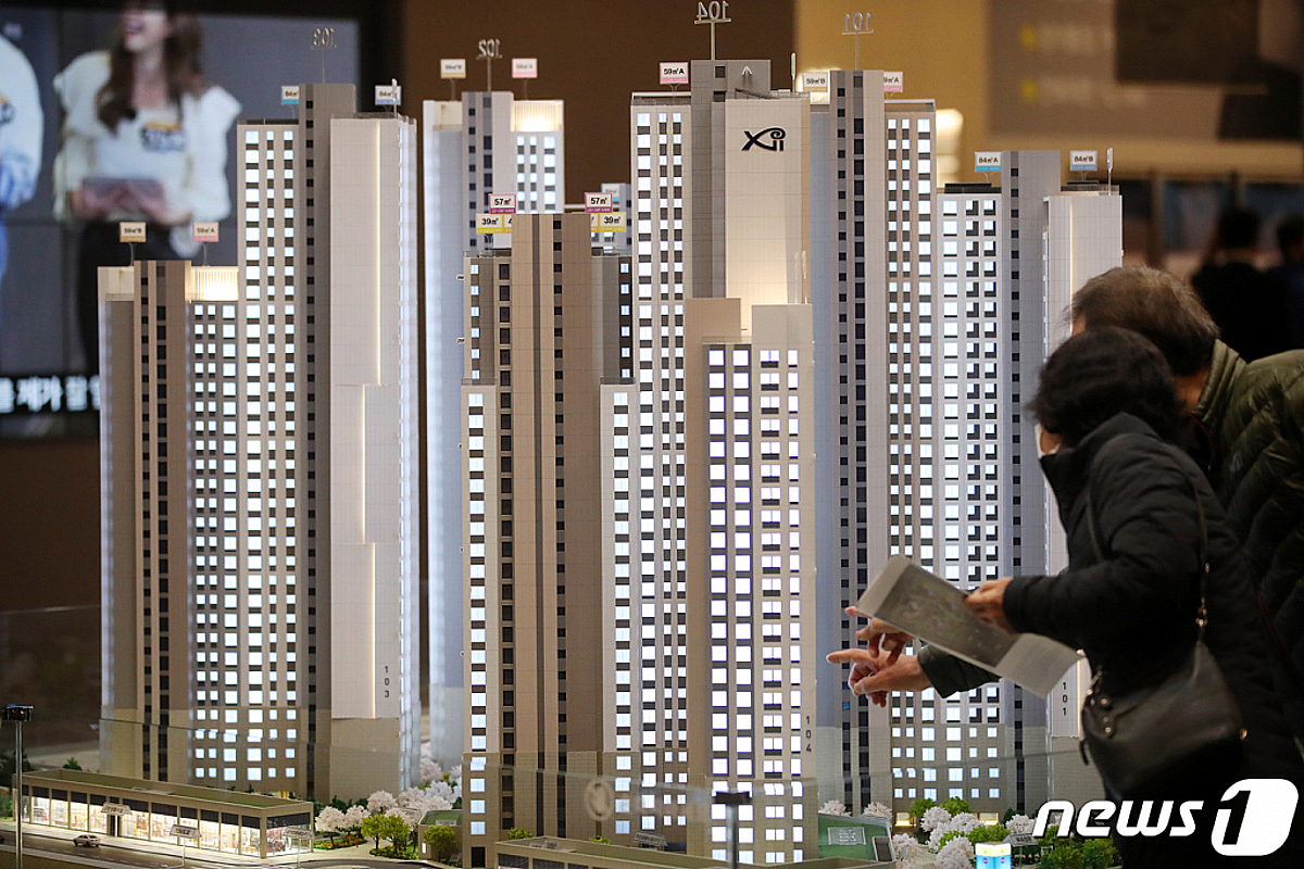 8.6억 영등포자이 '흥행'·7.6억 등촌지와인 '미달'…3km 거린데, 왜