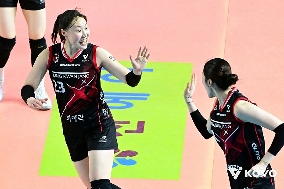 '신인 박여름도 터졌다' 꼴찌 정관장, 흥국 잡고 12연패 마감... 대한항공은 라이벌 잡고 선두 등극 [V리그]