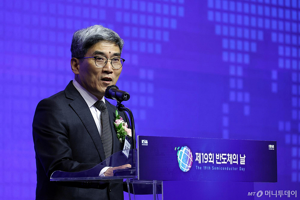 Song Jae-hyuk, President of Samsung Electronics: 