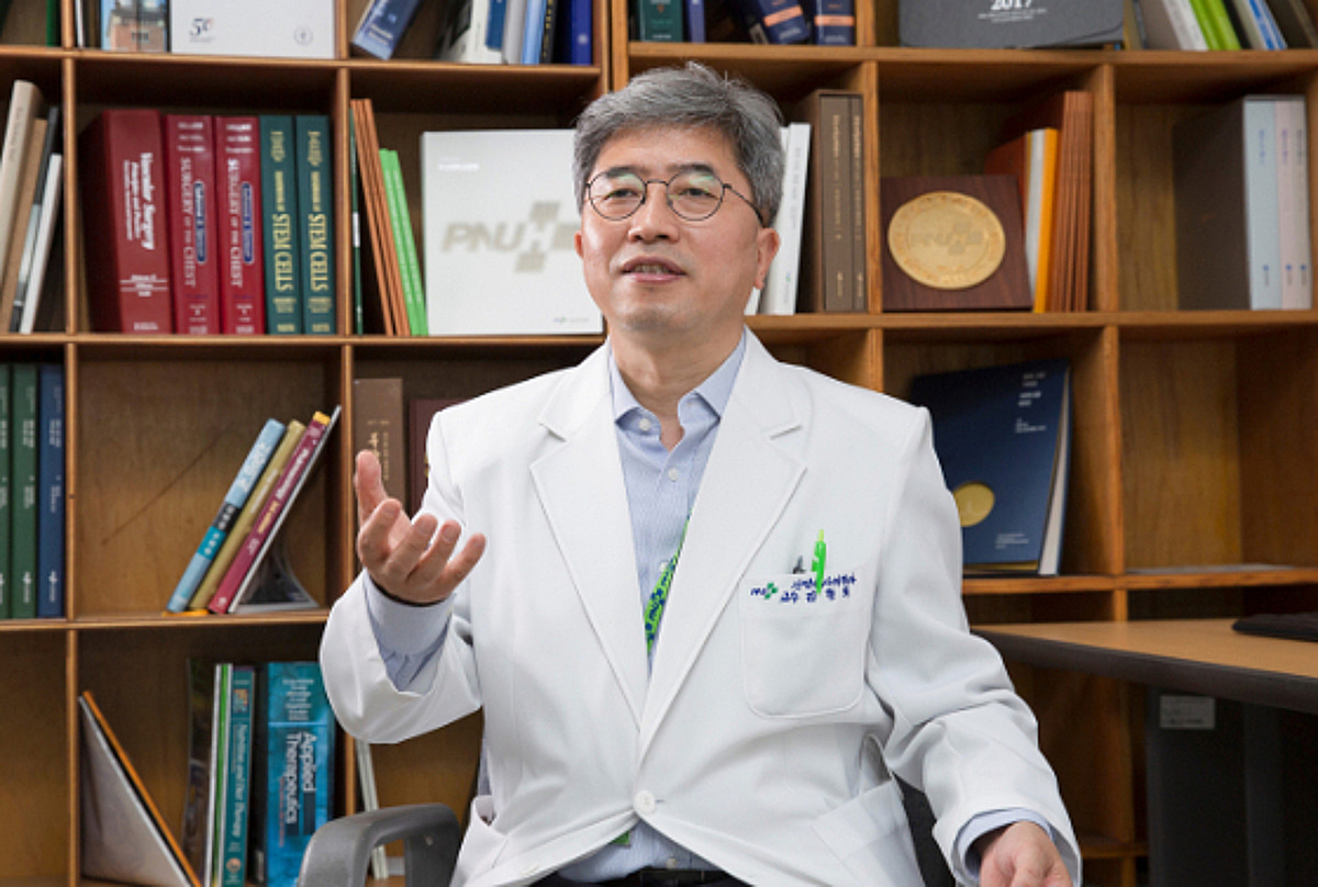 김형회 아크 대표 "실명질환 조기 발견, 위스키·옵티나가 해법" - 뉴스 썸네일 이미지