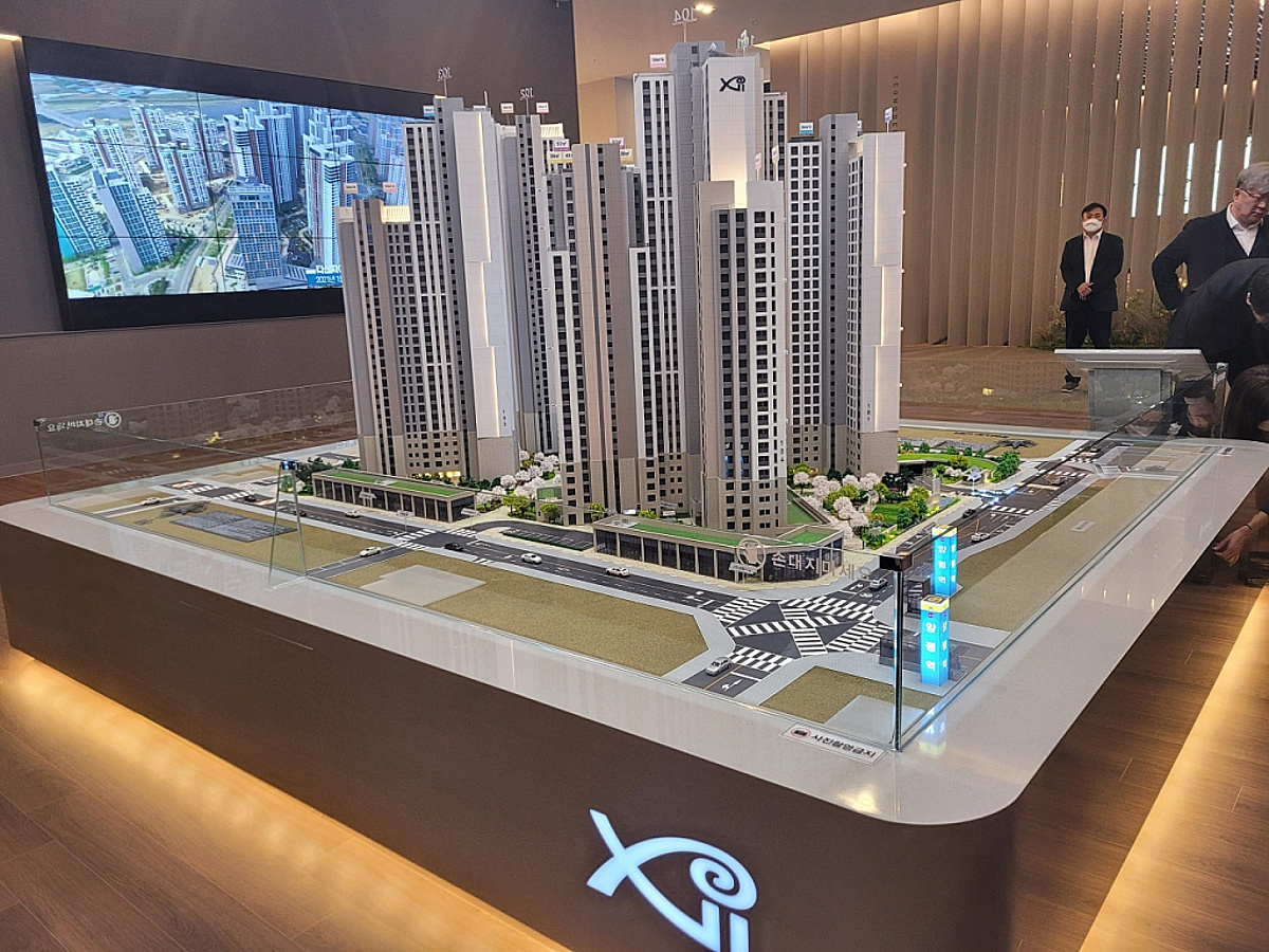 [르포]"잘 빠졌네"…'양평역 50m' 영등포자이 디그니티 가보니