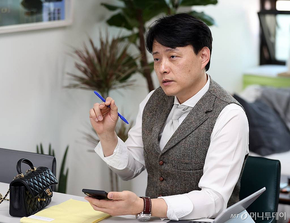 중고로 산 샤넬백, 알고보니 "짝퉁"...AI가 5초면 잡는다 - 뉴스 썸네일 이미지