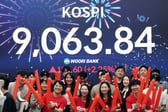 9천피 뚫고 "1만2000피 간다" 축제인데..."우린 파란불" 비반도체 울상