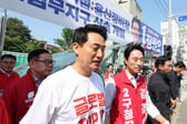정당보다 후보, 구호보다 부동산...서울시장 당락 갈랐다