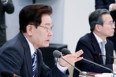 李대통령 "옆자리에 이성 앉히지 마라…마인드 자체가 인격모독" 질타