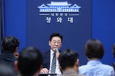 李대통령 "한국 증시 매우 저평가...제자리 찾아갈 것" 추가대책 예고