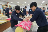 군복도 과감히 벗었다…MZ들 몰려든 '죽음을 다루는 직업'[히든카드M]