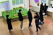 "임산부 맨 앞으로" 양보한 여성, 끝줄로..."그럼 나도?" 릴레이 양보[영상]