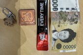 "한국 아저씨가 줬다"...일본인 관광객, 전철서 깜짝 선물 '감동'[오따뉴]