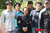 "전과 25범 유치장 탈주" 온몸에 연고 치덕치덕...'15㎝ 배식구'로 쏙[뉴스속오늘]