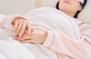 밥도 화장실도 '침대 누워서' 해결..."1500만원 드려요" 중국 알바 정체