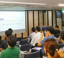 [MT리포트]'가즈아' 외치던 2030, 이젠 커피값 아껴 P2P