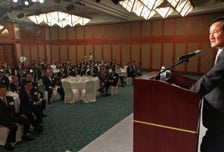 윤증현 "희망을 놓지 말라, 탐욕을 경계하라"