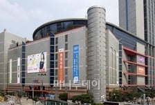 "테크노마트 건물 바닥 빔-기둥 접합부 의심"