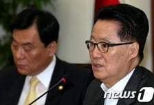 박지원 "인터넷실명제 도입 주장했던 박근혜, 입장 밝혀라"