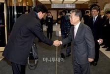 [신년사]윤용로 행장 "올해는 기회의 한 해···성장 추구"