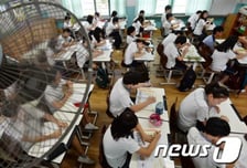 폭염 속 정상 등교, 학생들 "에어컨은 장식"