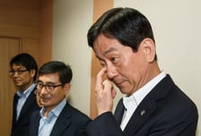 진영 파동, '사퇴설'에서 두 번의 '항명'까지