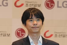 '알파고전 이후 9연승' 이세돌 9단, 라이벌 구리에 불계패