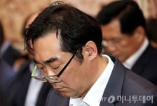직위해제 나향욱, 월급 446만원 수령할 듯