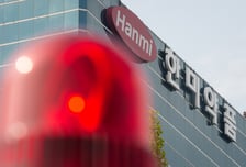 '늑장공시 의혹' 한미약품 소액주주 200여명 집단소송