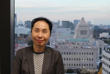 "낙수효과, 억지로 당겨야 분배 이뤄진다"