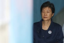 박근혜 '정치보복' 발언에…"정신 못차려" vs "동의해" 