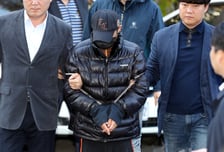 '주차장 살인' 前남편, 아내 차량에 위치추적기까지 달았다