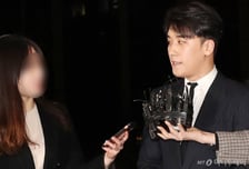 승리 '성접대 카톡방'에 다른 연예인도 여러명