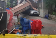 역대급 강풍 동반한 '링링'에 건물·외벽 붕괴사고 잇따라