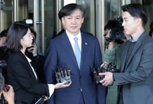 조국의 마지막 말 "국민들이 검찰개혁 마무리 해달라"(상보)