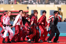 하프타임엔 BTS, 우승컵은 정호연 손에…월드컵 '주역'이 된 한류