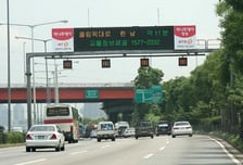 머니투데이, 올림픽대로 등 전광판 광고 선보여