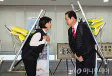 [현장+]여야 남녀의원, 막말과 화해의 '남는 장사'