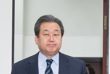 [현장+]김무성 체제 최고위 첫 단합대회 "대통령 모시고 잘 해야지"