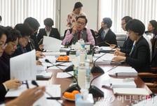 [현장+]흡연경고 그림 유예 1년6개월, 묘수? 꼼수?