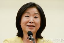 [현장+]"새 대표에 심상정" 박수 속 울려퍼진 노래는