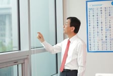 권력유지 관점에서 마련된 제도는 '잘못 입은 옷'