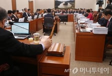 [뷰300]세월호 감정싸움에 예산도 법안도 밀쳐둔 농해수위