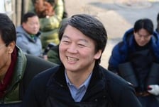 [현장+]벤처인 안철수 "절대 혼자 창업하지 말라"