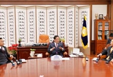 우윤근 "원내대표, 투쟁과 타협 사이의 외로운 줄타기"