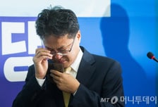 [뷰300] 더민주 이틀째 '눈물의 인재영입', 반전카드 될까