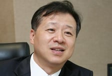 "젠틀한 겉모습 뒤의 위선·탐욕 벗겨낼 것"