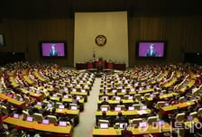 [뷰300]국회개혁, 모든 특권을 없애라고?