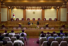 헌재에 간 사시존치…'사시폐지 위헌'주장 인정될까