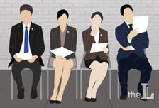 '다른 펌에 뺏길라', 대형로펌이 신입변호사 급여인하 못하는 이유