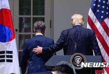 文정부 앞에 나타난 서울·평양·워싱턴·베이징의 안개