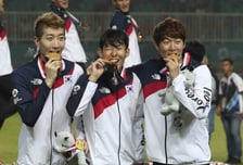 [MT리포트]손흥민 수익 걷자?…‘병역특례’ 갑론을박 살펴보니