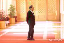 첫 상견례에 드러난 '노영민 스타일', 기삿감은 안줬지만…