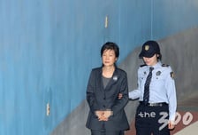 한국당 전당대회, '박근혜 캐슬' 깨나 끌어안나